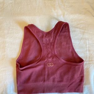 Women’s sports bra/ crop top